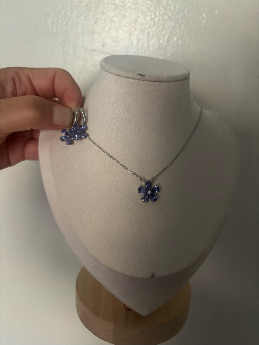 natural tanzanite Gemstones necklace Thaitantic stone